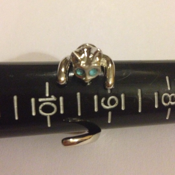Gorgeous ring - Picture 2 of 4