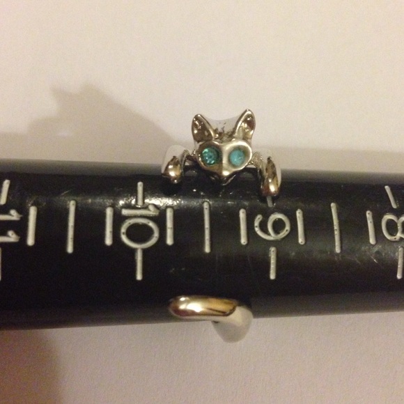 Gorgeous ring - Picture 3 of 4
