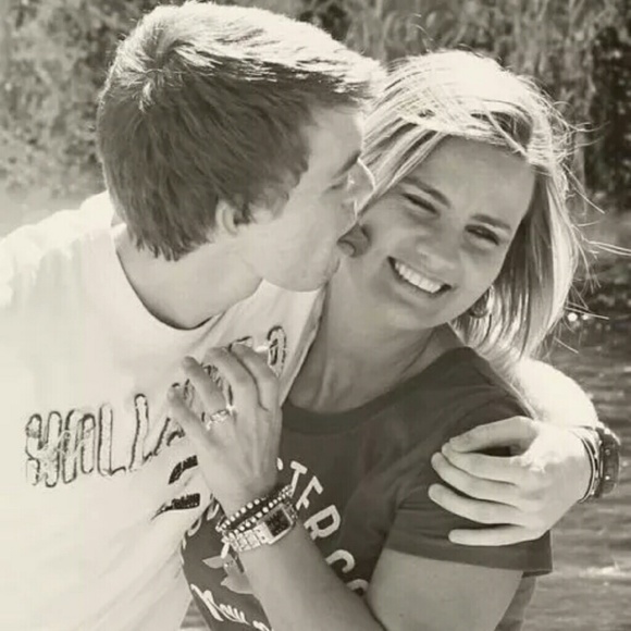 Meet your Posher, Heather - Picture 1 of 1