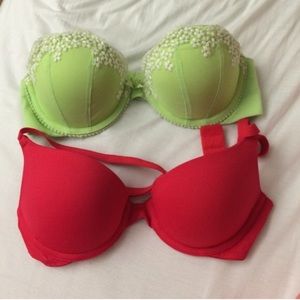 Red VS bra
