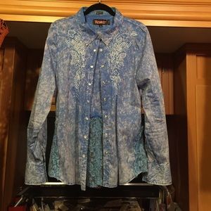 Roar top from The Buckle