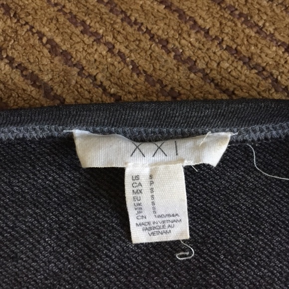 Cropped grey sweater - Picture 3 of 3