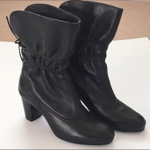 Clarks Artisan black fashion lace dress boots.