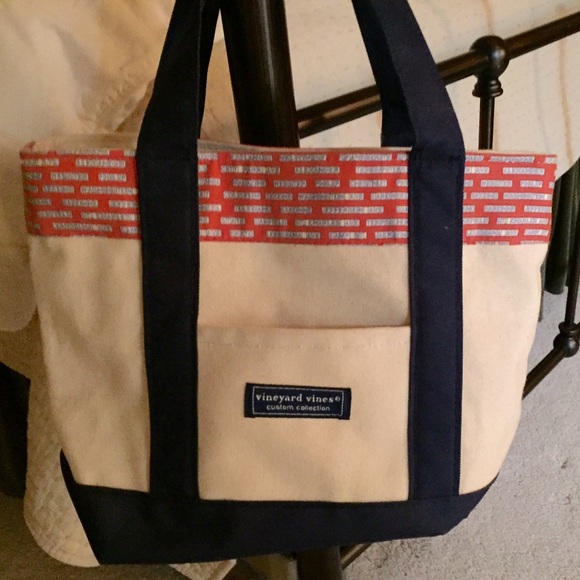 ⚜⚜Vineyard Vine New Orleans bag⚜⚜