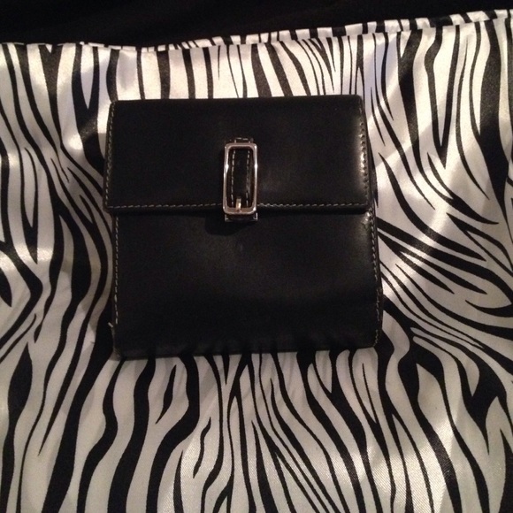 Coach trifold wallet✂️✂️👀Sale