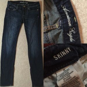 American Eagle Skinny Jeans (SIZE 4)