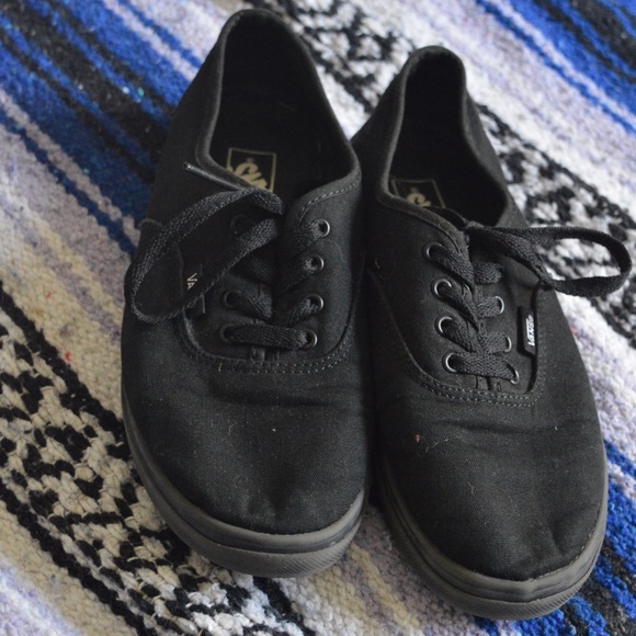 Black Lo Pro Vans