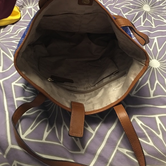 Michael Kors Royal Blue Logo tote - Picture 3 of 3