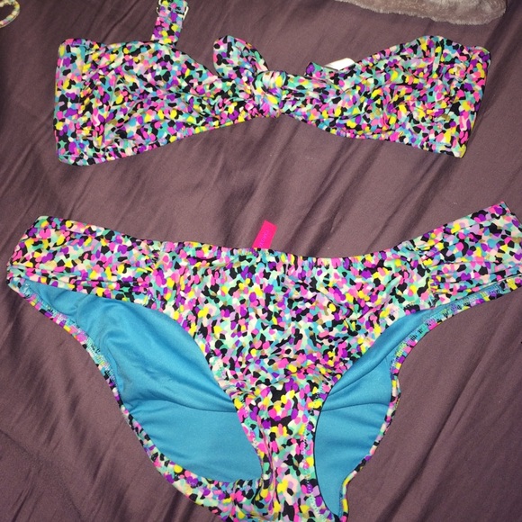 VS bikini