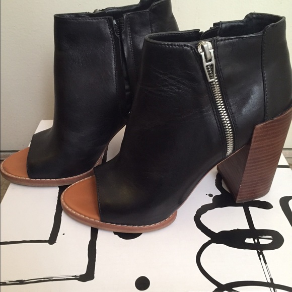 Dolce Vita Shoes - Dolce Vita Booties