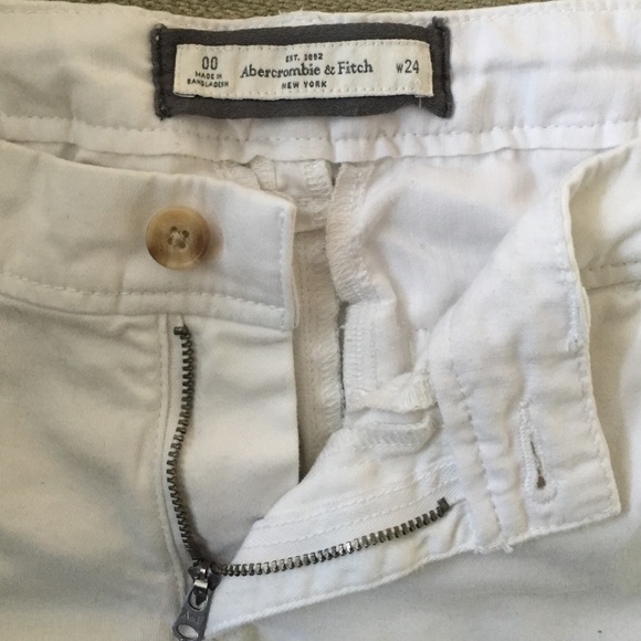 NEW Abercrombie & Fitch White Khaki Shorts - Picture 3 of 4