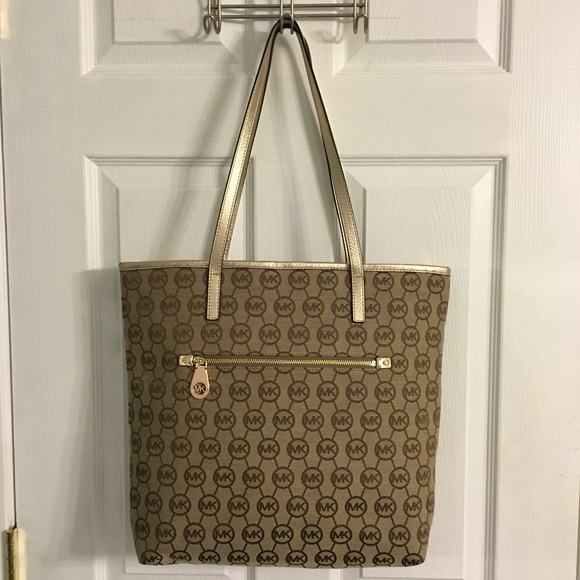 Michael Kors Montauk Large Tote with gold straps