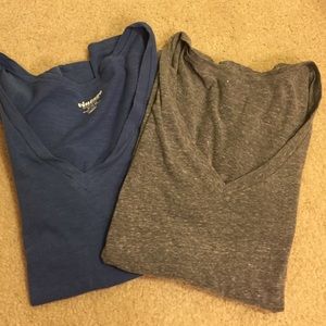 2 old navy v neck tees