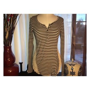 Beautiful long sleeve top.