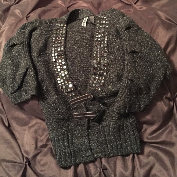 Very cute Buckle BKE sweater with detailing