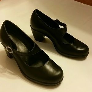 Dansko's Mary Jane  black shoes