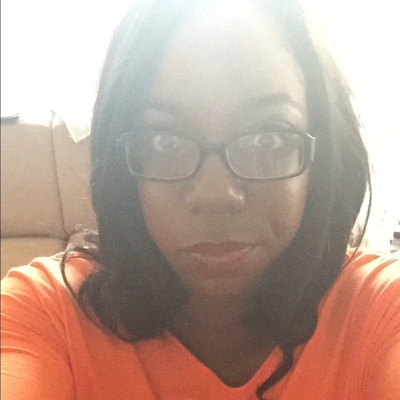 Meet your Posher, Krystal - Picture 3 of 4