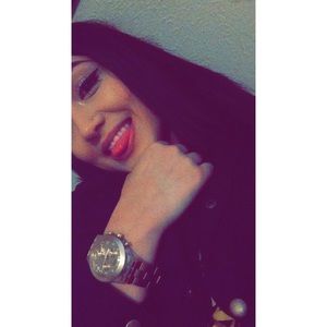 Meet your Posher, Estefany