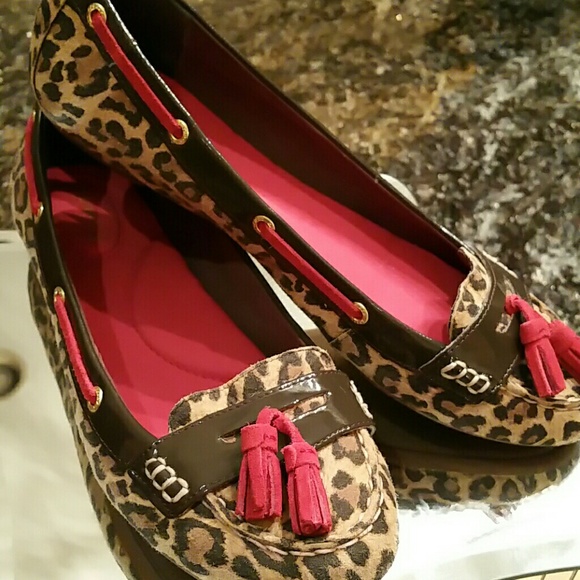 SPERRY TOPSIDERS- NWOT- RESERVED FOR BOBBI