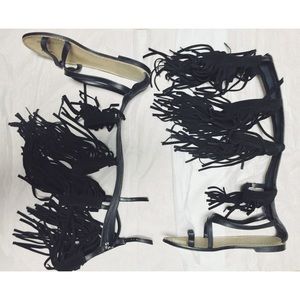 MAKE ME AN OFFER. Zara fringed Gladiator sandals