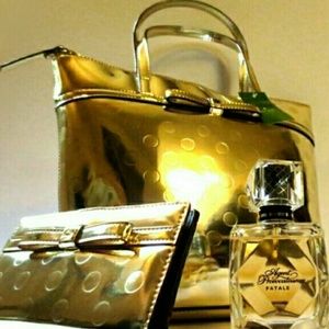 Bundled for boutiqueluv