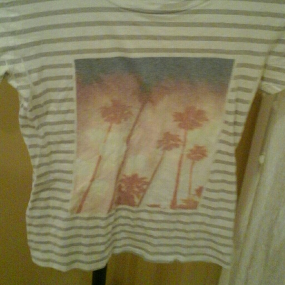 Striped T-Shirt With a Picture In The Middle - Picture 3 of 3