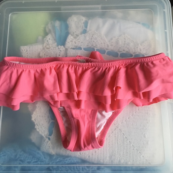 NEW Victoria's Secret ruffle bikini bottom- Small