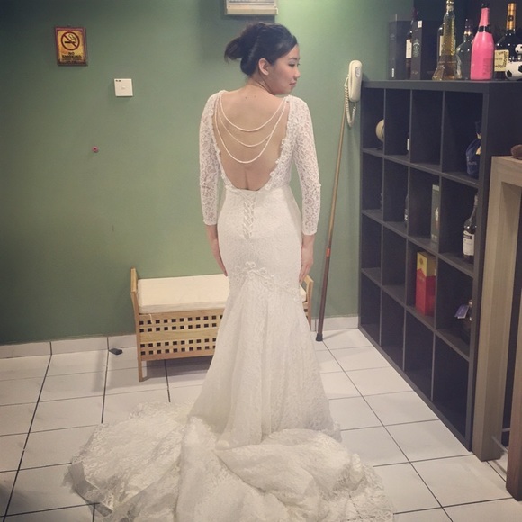 Custom made vintage wedding gown - Picture 1 of 4