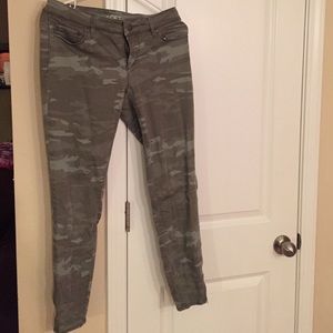 Curvy skinny ankle size 27/4 Camo Jeans Ann Taylot
