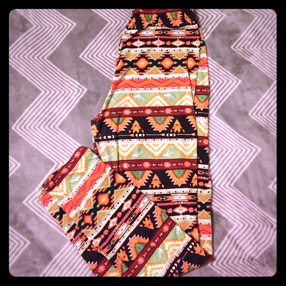 Aztec print leggings size M-L
