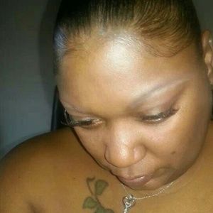 Meet your Posher, Dee