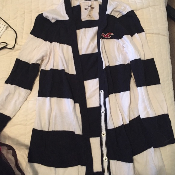 Hollister cardigan size medium