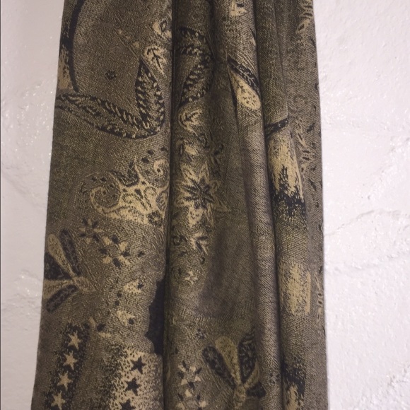 Beautiful scarf, - Picture 2 of 3