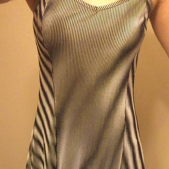 Hypnotizing white and black dress!