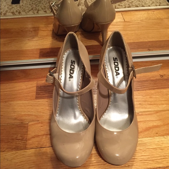 ✨Cute Shoes✨ - Picture 2 of 2