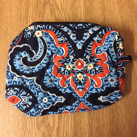 Vera Bradley medium make up bag