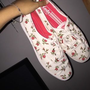 keds floral shoes!