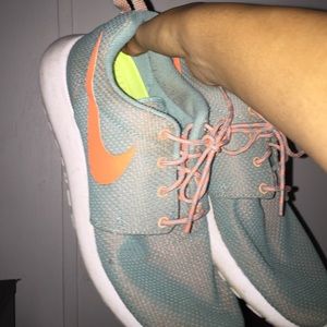 nike roshes