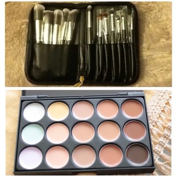 Kabuki Makeup Brushes/Face, Body Contour Palette.