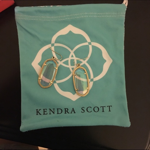 Kendra Scott earring