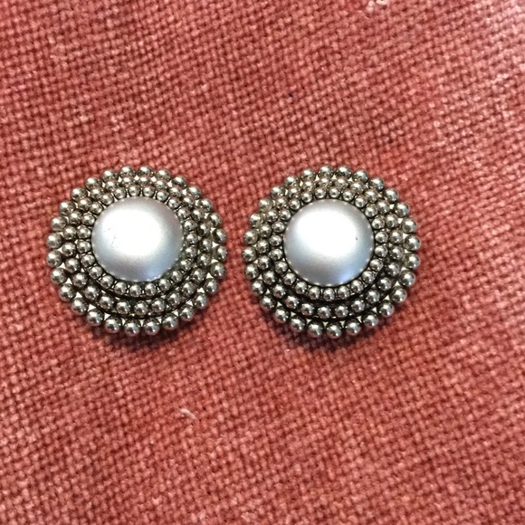 Vintage Silver Tone Clip-on Earrings.