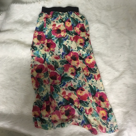 High waisted long skirt