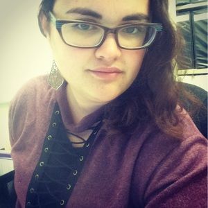 Meet your Posher, Alicia