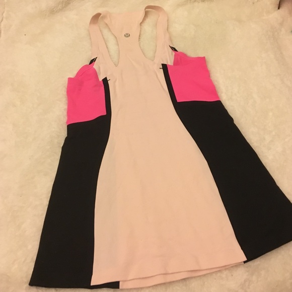 🔸sold🔸Lululemon Tank EUC - Picture 3 of 4