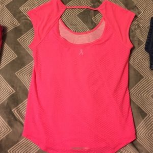 Under Armour HOT PINK breast cancer top size S-M
