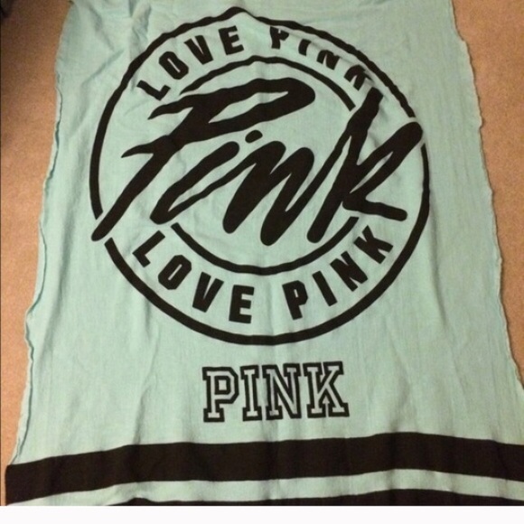 PINK VS BLANKET