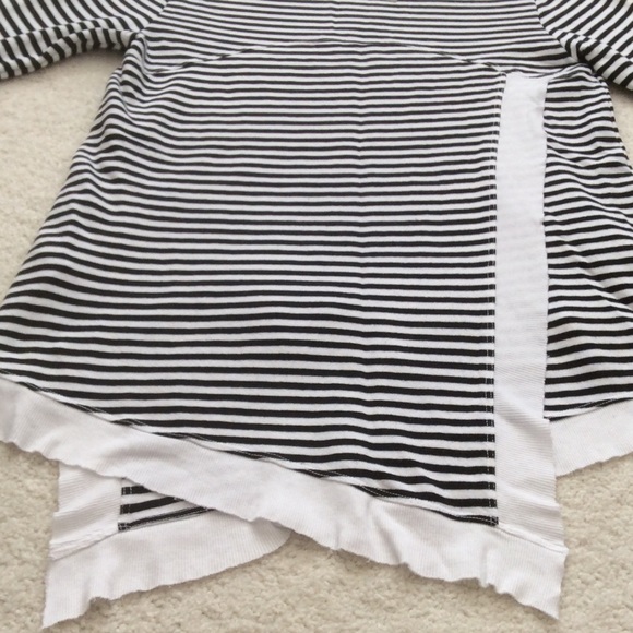 🆕 Anthropologie LEFT OF CENTER Parker Sweatshirt - Picture 3 of 3