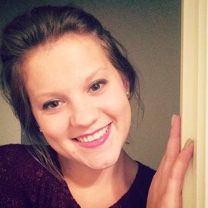 Meet your Posher, Abi