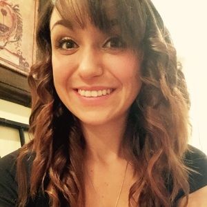 Meet your Posher, Courtney