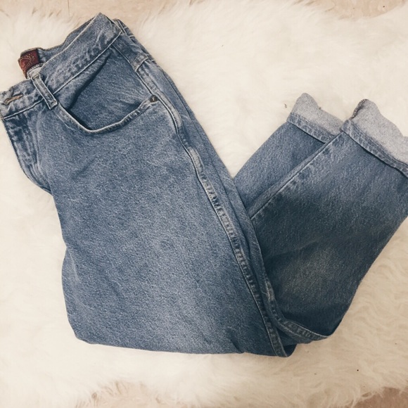 Denim - High Waisted Vintage Blue Wash Mom Jeans